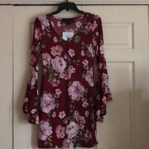 🌺🌸🌵Woman’s boho short dress W/ bell sleeves🌺
